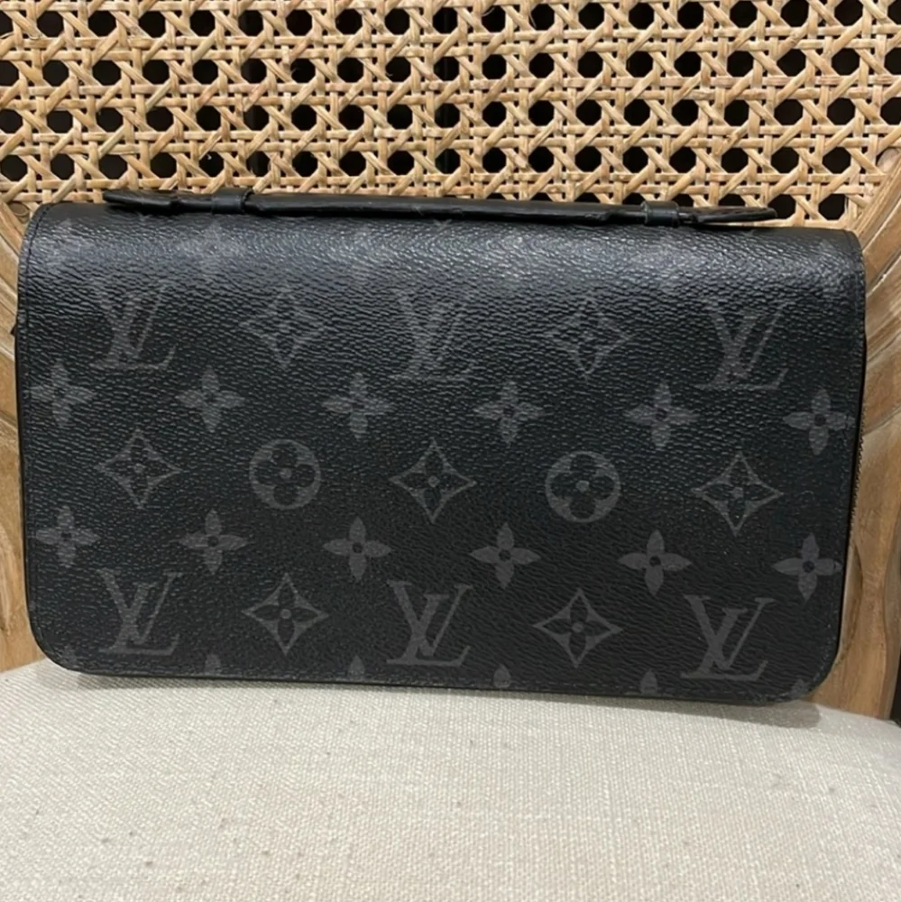 Louis Vuitton Eclipse Monogram Zippy Organizer Wallet Bag/Unisex - Picture 2 of 11